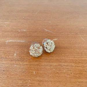 Beautiful golden flower stud earrings